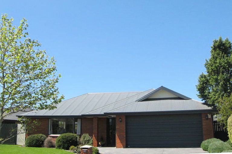 Photo of property in 16 Riverwood Boulevard, Redwood, Christchurch, 8051