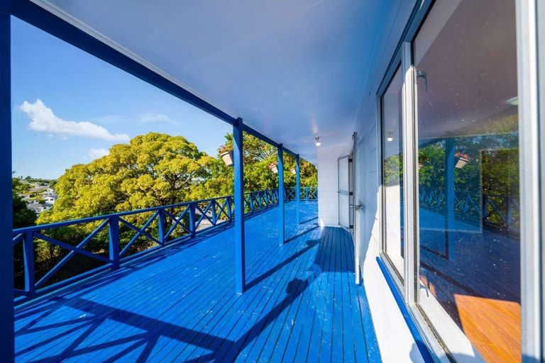 Photo of property in 13 Trias Road, Totara Vale, Auckland, 0629