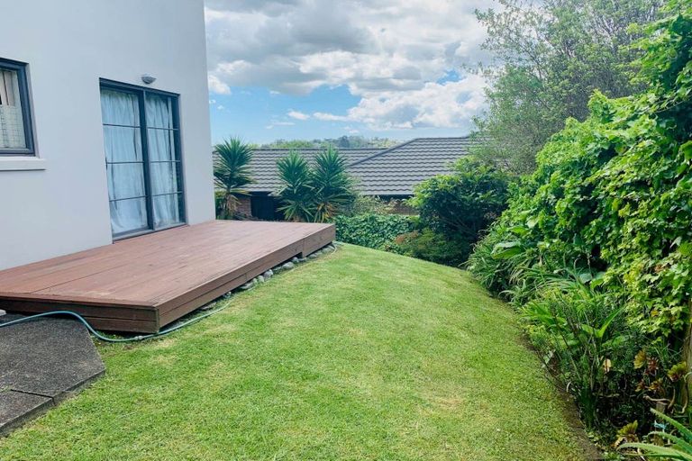 Photo of property in 2/890 East Coast Road, Northcross, Auckland, 0630