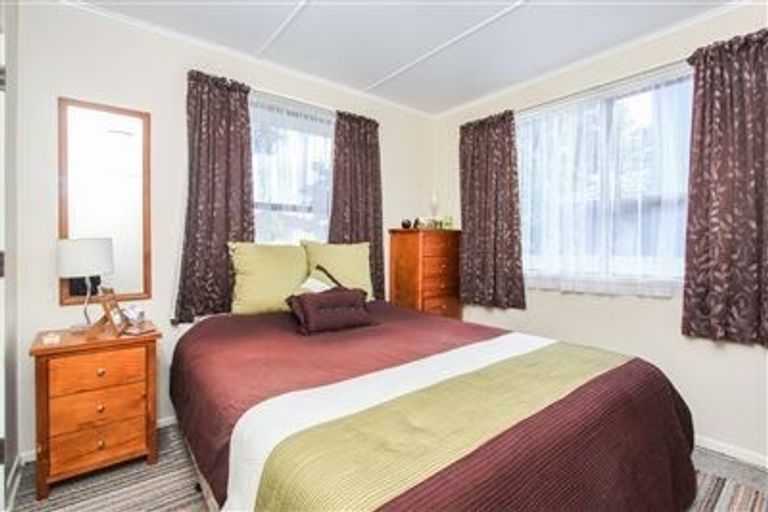 Photo of property in 49 Pinedale Place, Henderson, Auckland, 0610