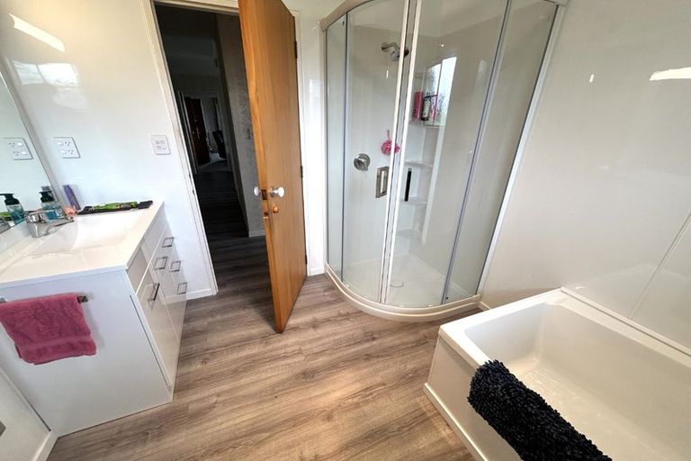 Photo of property in 131 Winara Avenue, Waikanae, 5036