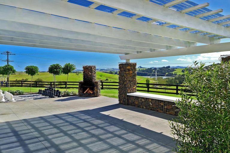 Photo of property in 9 Mountain Road, Kaiwaka, 0587