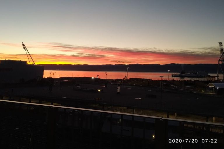 Photo of property in Stadium Garden Flats, 413/107 Thorndon Quay, Pipitea, Wellington, 6011