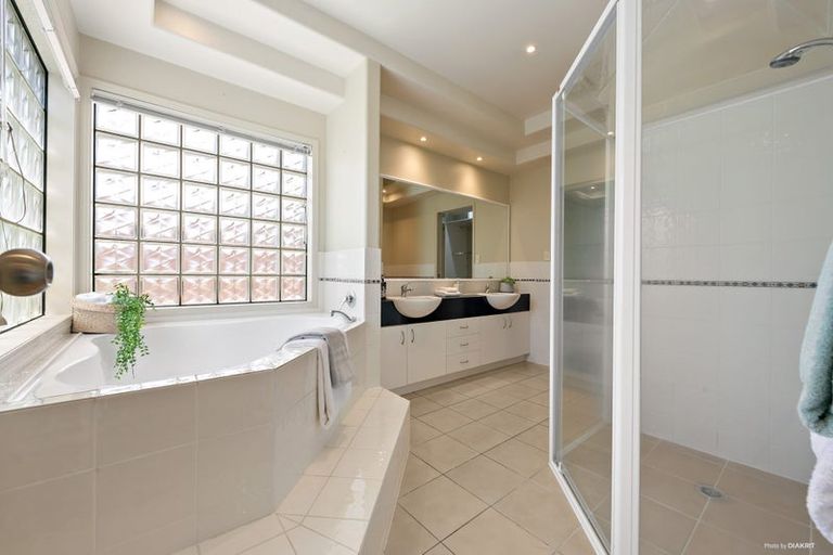 Photo of property in 12 Sheddings Lane, East Tamaki, Auckland, 2016