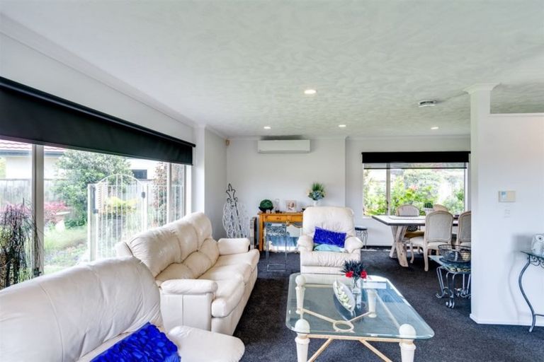 Photo of property in 5 Wilton Row, Taradale, Napier, 4112