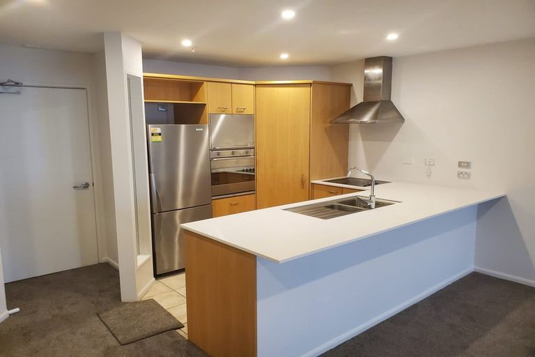 Photo of property in 5 Kent Terrace, Mount Victoria, Wellington, 6011