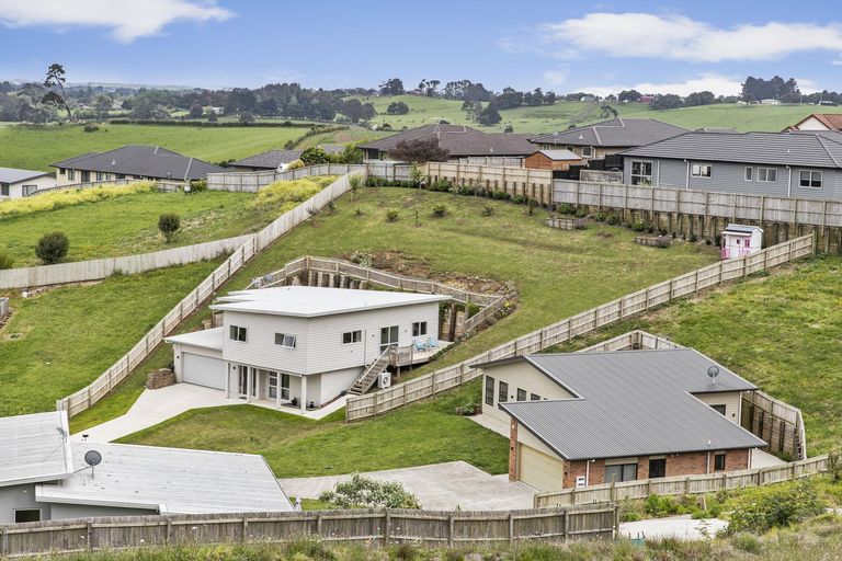 Photo of property in 43 Cape Vista Crescent, Pukekohe, 2120