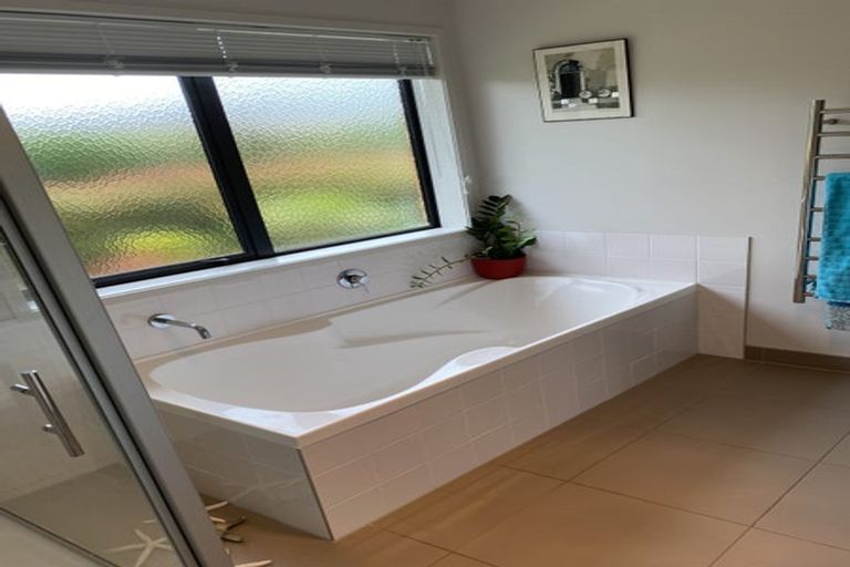 Photo of property in 2 Wakatere Place, Thames, 3500