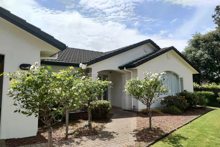 Photo of property in 54 Te Wharau Drive, Greenhithe, Auckland, 0632