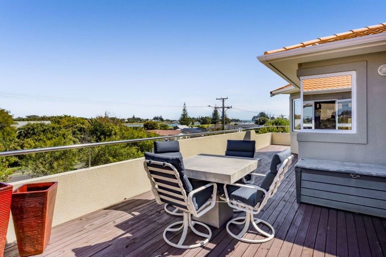 Photo of property in 50 Leslie Street, Waitara, 4320