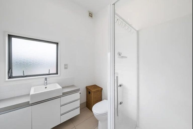 Photo of property in 17 Saddleback Grove, Karori, Wellington, 6012