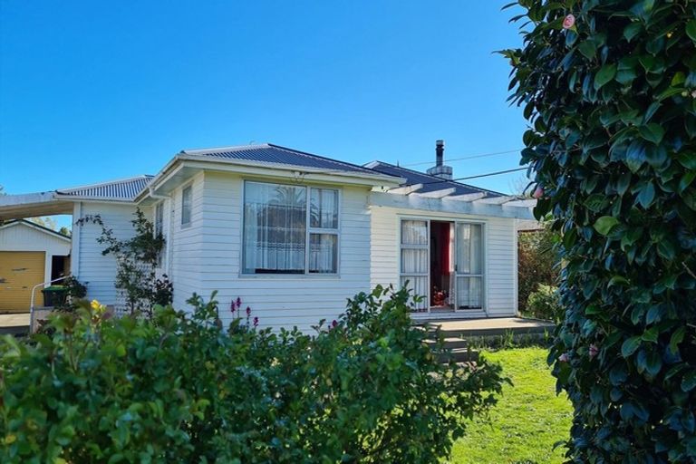 Photo of property in 24 Diamond Street, Carterton, 5713