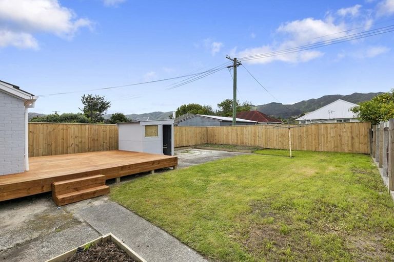 Photo of property in 214 Cambridge Terrace, Naenae, Lower Hutt, 5011