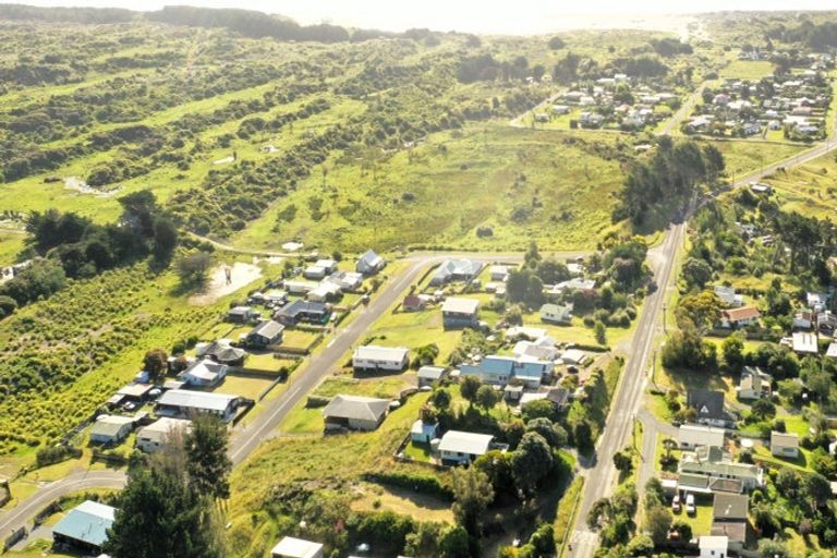 Photo of property in 15 Ewing Street, Hokio Beach, Levin, 5571