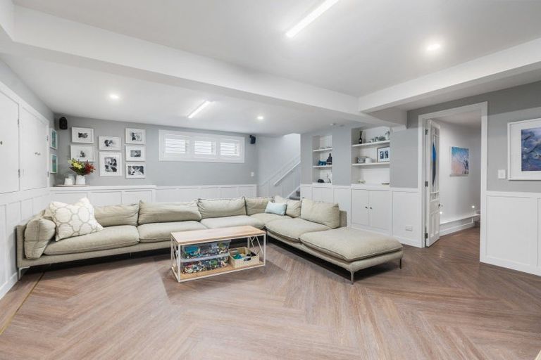 Photo of property in 37 Mozeley Avenue, Devonport, Auckland, 0624