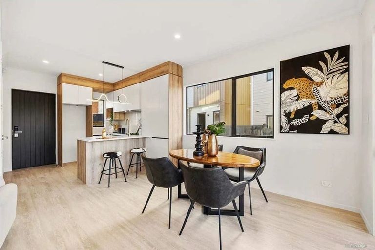 Photo of property in 1f Deering Place, Papatoetoe, Auckland, 2025