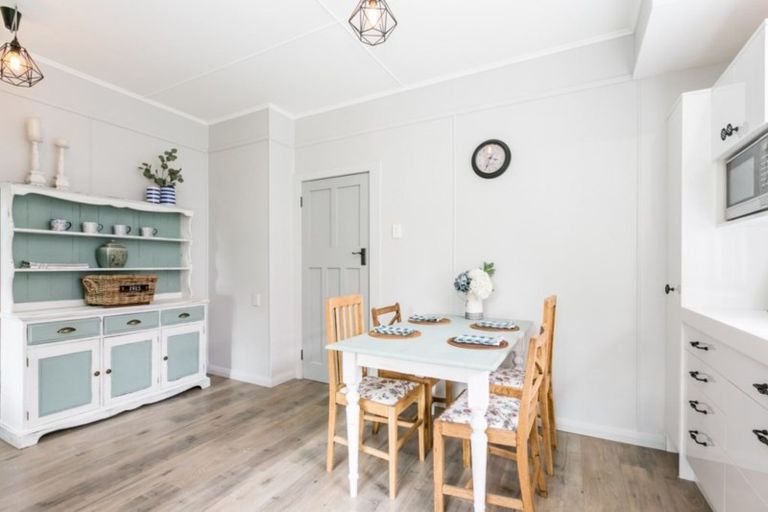 Photo of property in 28a Chambers Street, Havelock North, 4130