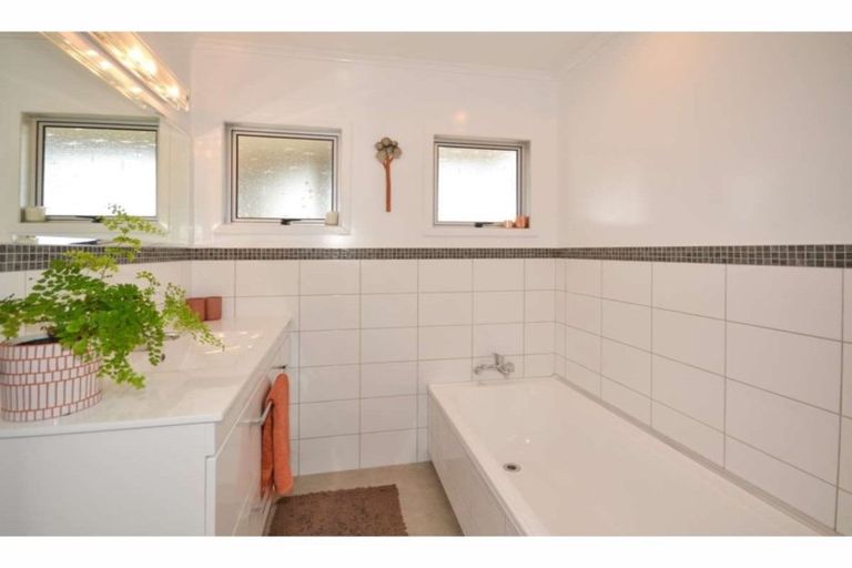 Photo of property in 22 Riverview Road, Kerikeri, 0230