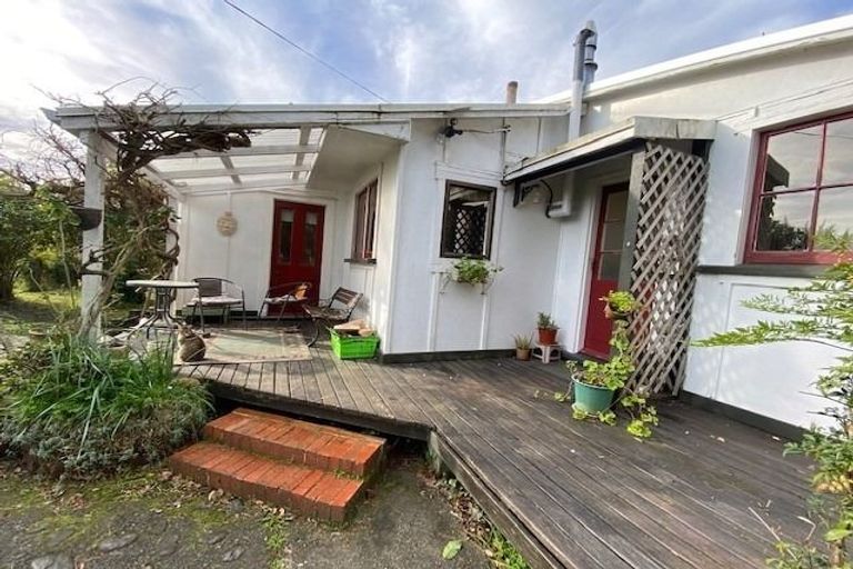 Photo of property in 1071 Links Road, Waiohiki, Napier, 4183