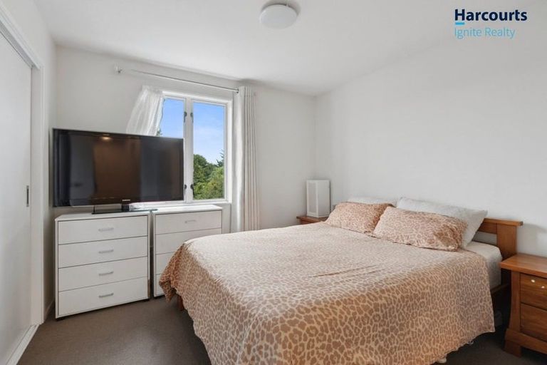 Photo of property in 11 Stitchbird Crescent, Papakura, 2110