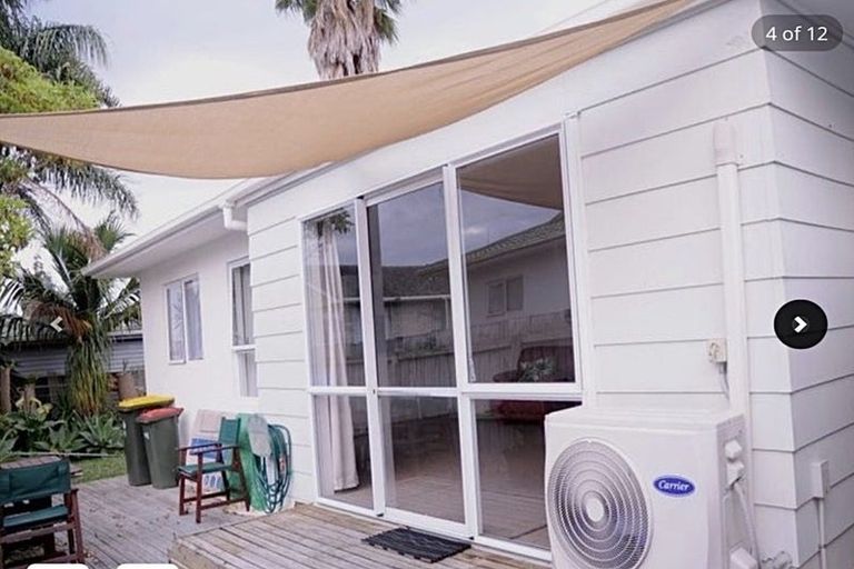 Photo of property in 2/1 Dunstall Place, Mangere Bridge, Auckland, 2022