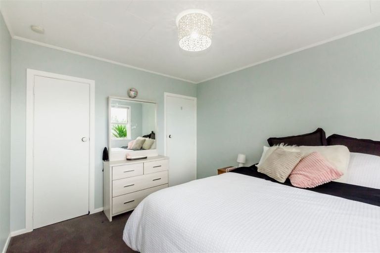 Photo of property in 43 Walton Road, Paraparaumu Beach, Paraparaumu, 5032