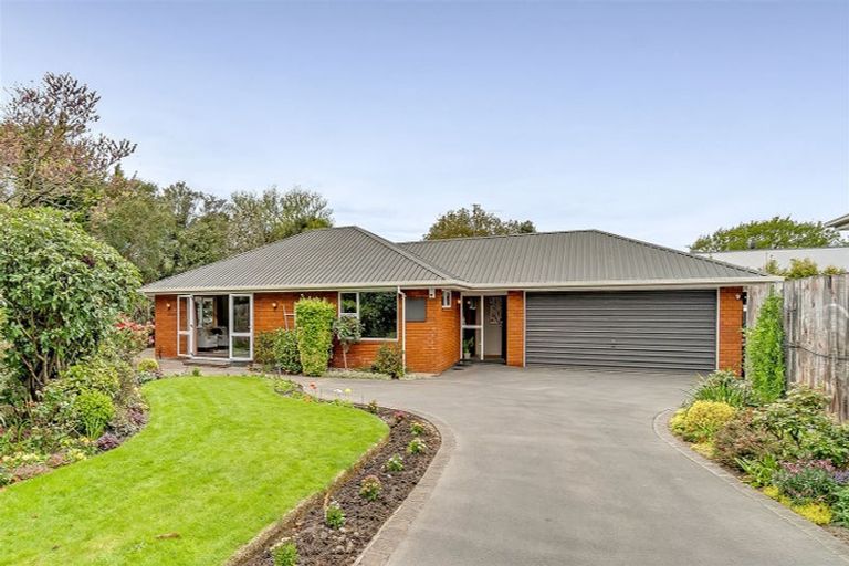 Photo of property in 1/216 Grahams Road, Burnside, Christchurch, 8053