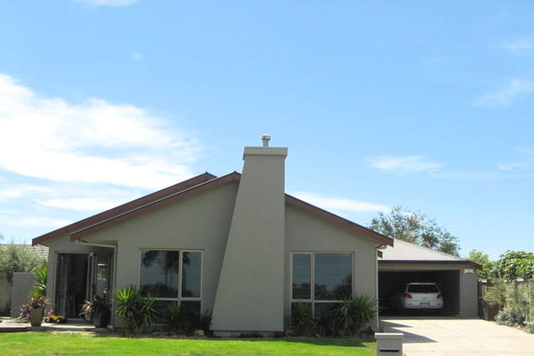 Photo of property in 12 Seacroft Place, Waimairi Beach, Christchurch, 8083