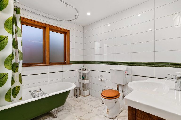 Photo of property in 15 Cardigan Street, Arrowtown, 9302