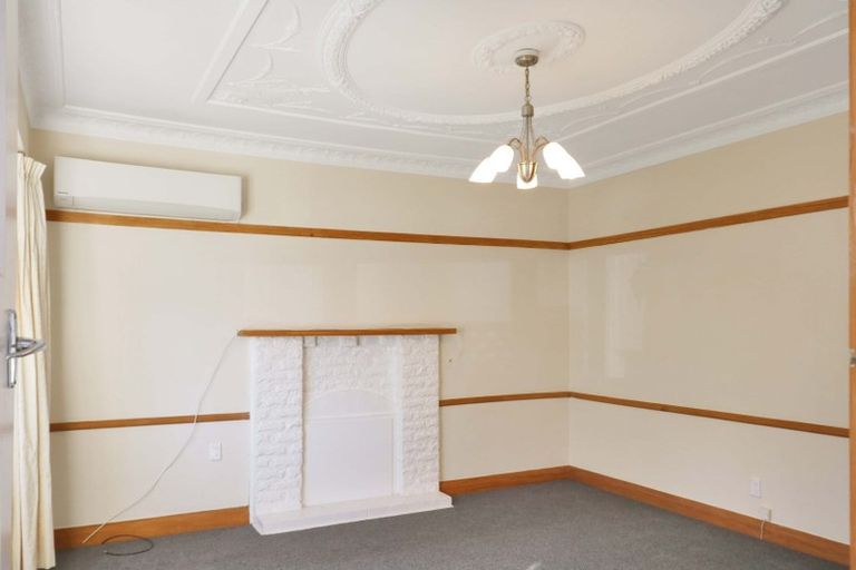 Photo of property in 22 Saint Albans Grove, Woburn, Lower Hutt, 5010