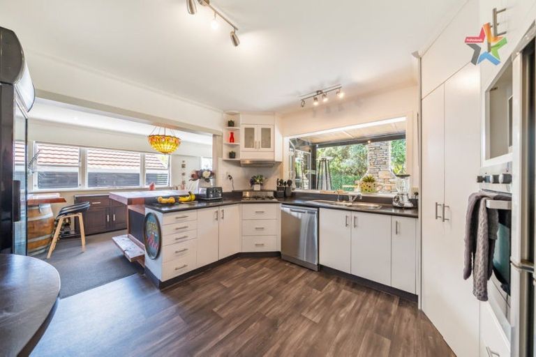 Photo of property in 15 Summit Road, Fairfield, Lower Hutt, 5011