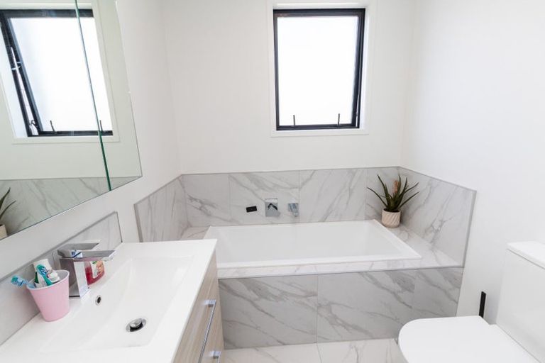 Photo of property in 7 Oliver Place, Trentham, Upper Hutt, 5018