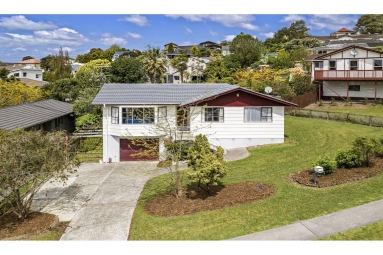 Photo of property in 89 Langana Avenue, Browns Bay, Auckland, 0630