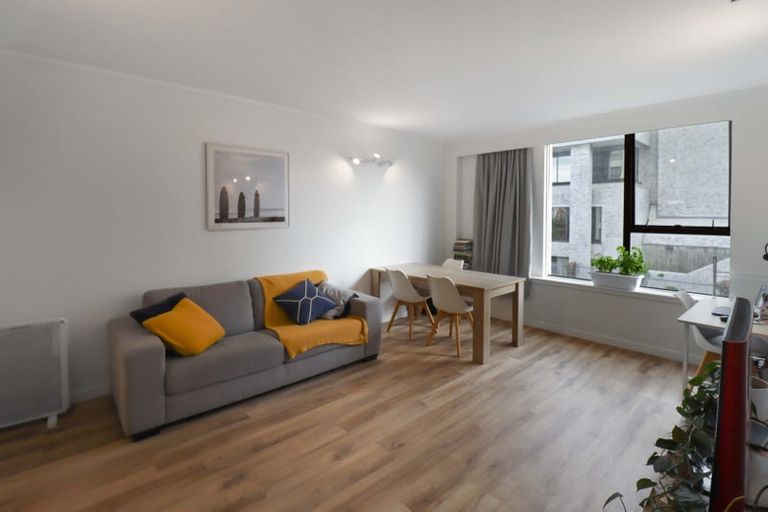 Photo of property in Hobson Court Flats, 23/70 Hobson Street, Thorndon, Wellington, 6011