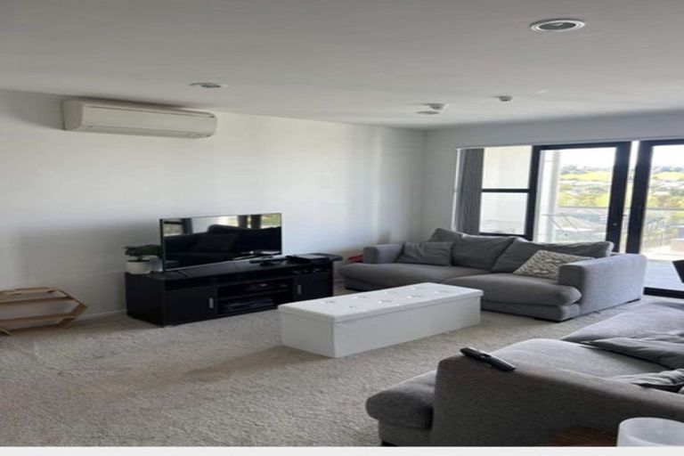 Photo of property in Apollo Apartments, 201/46 Rosedale Road, Rosedale, Auckland, 0632