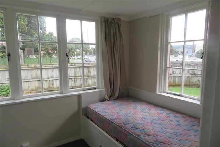 Photo of property in 83 Cambridge Terrace, Waterloo, Lower Hutt, 5011