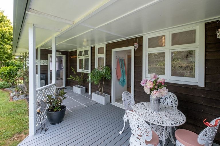 Photo of property in 48 Karina Road, Merrilands, New Plymouth, 4312