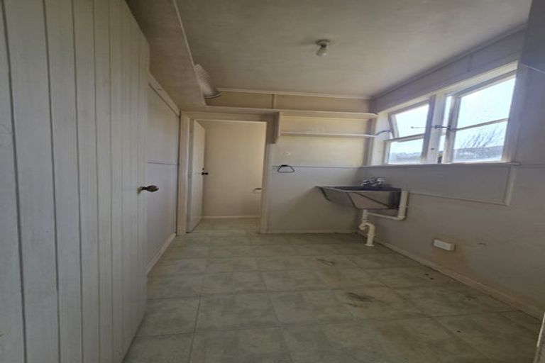 Photo of property in 354 Oxford Terrace, Avalon, Lower Hutt, 5011