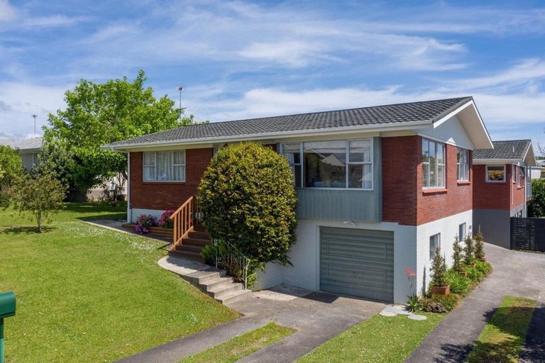 Photo of property in 1/6 Reydon Place, Cockle Bay, Auckland, 2014