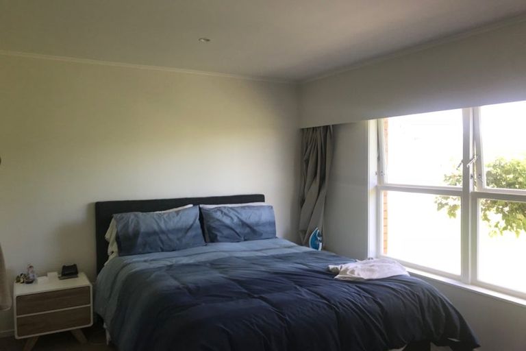 Photo of property in 2/53 Shakespeare Road, Milford, Auckland, 0620