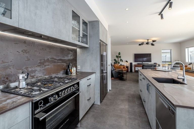 Photo of property in 16 Plains Avenue, Masterton, 5810