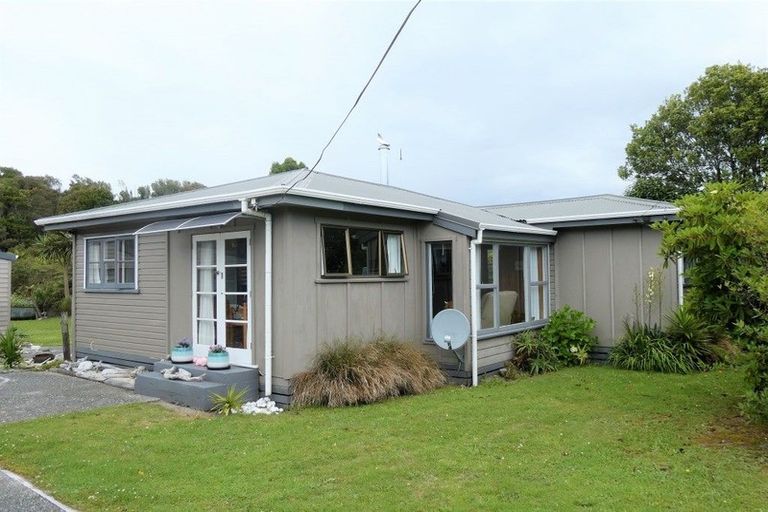 Photo of property in 12 Butlers Road, Ruatapu, Hokitika, 7883