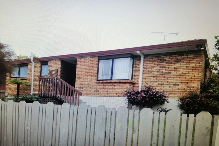 Photo of property in 1 Spears Place, Botany Downs, Auckland, 2010