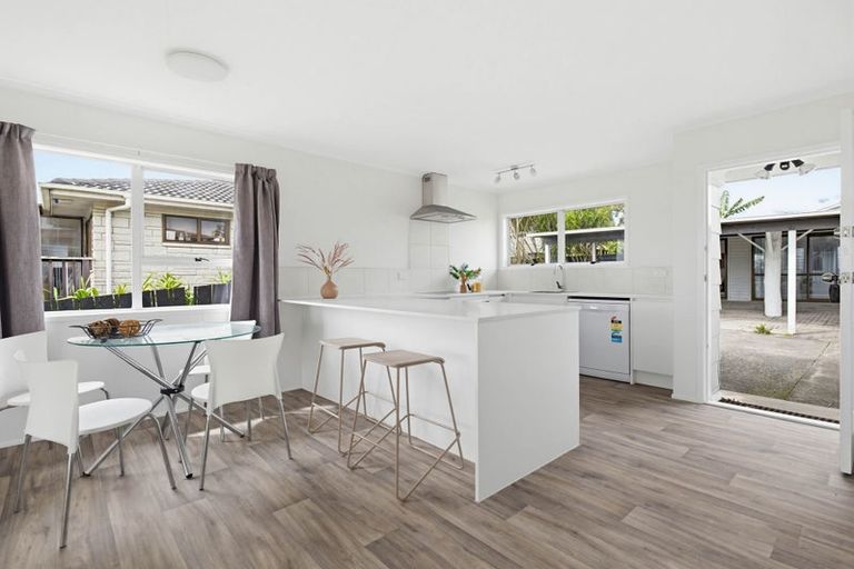 Photo of property in 52 Zelda Avenue, Clover Park, Auckland, 2023