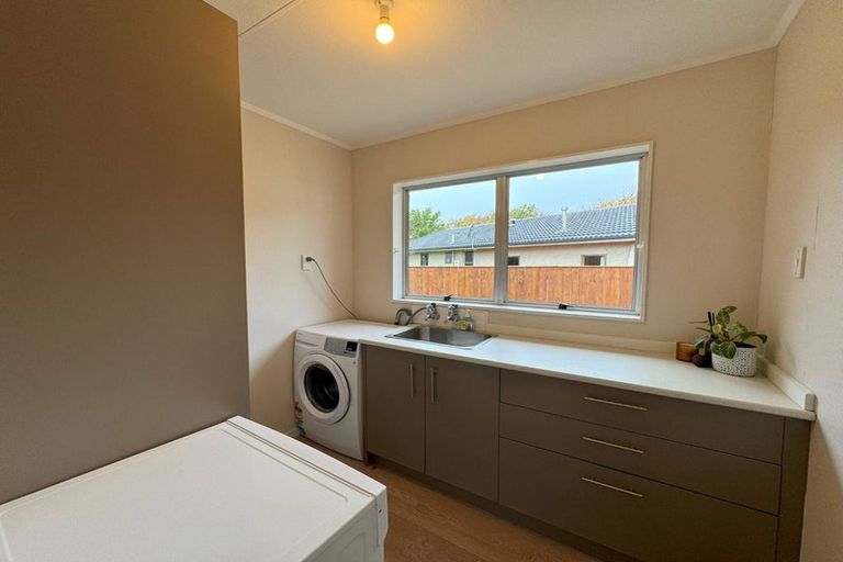 Photo of property in 5 Humphries Place, Awapuni, Palmerston North, 4412
