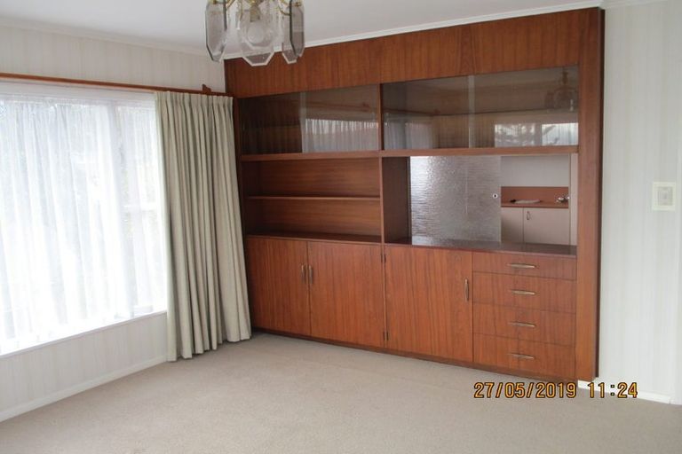 Photo of property in 16 Saint Edmund Crescent, Tawa, Wellington, 5028