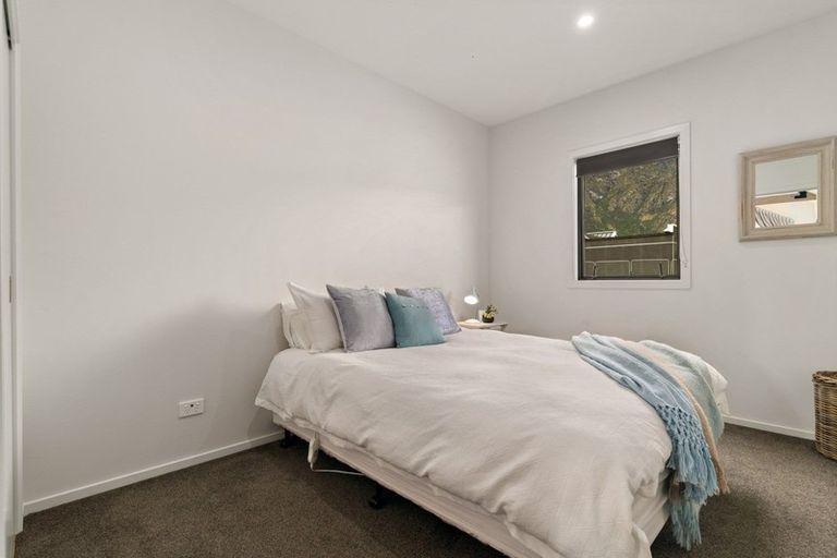 Photo of property in 60 Cunninghams Drive, Jacks Point, Queenstown, 9371