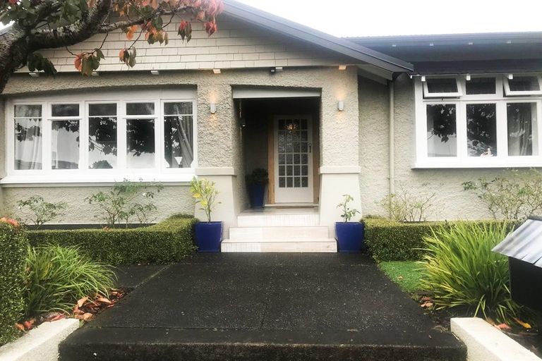 Photo of property in 9 Walsh Road, Westown, New Plymouth, 4310