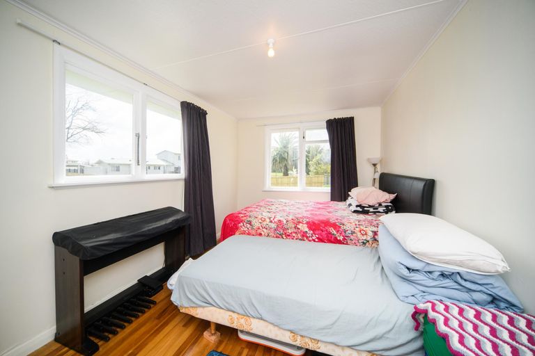 Photo of property in 34 Crewe Crescent, Hokowhitu, Palmerston North, 4410