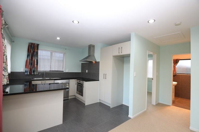 Photo of property in 16 Fiesta Drive, Half Moon Bay, Auckland, 2012